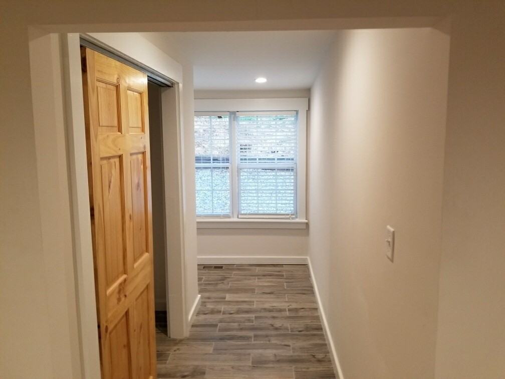 966 966 Doctor Martin Luther King Junior Parkway #1 - Photo 7 of 11