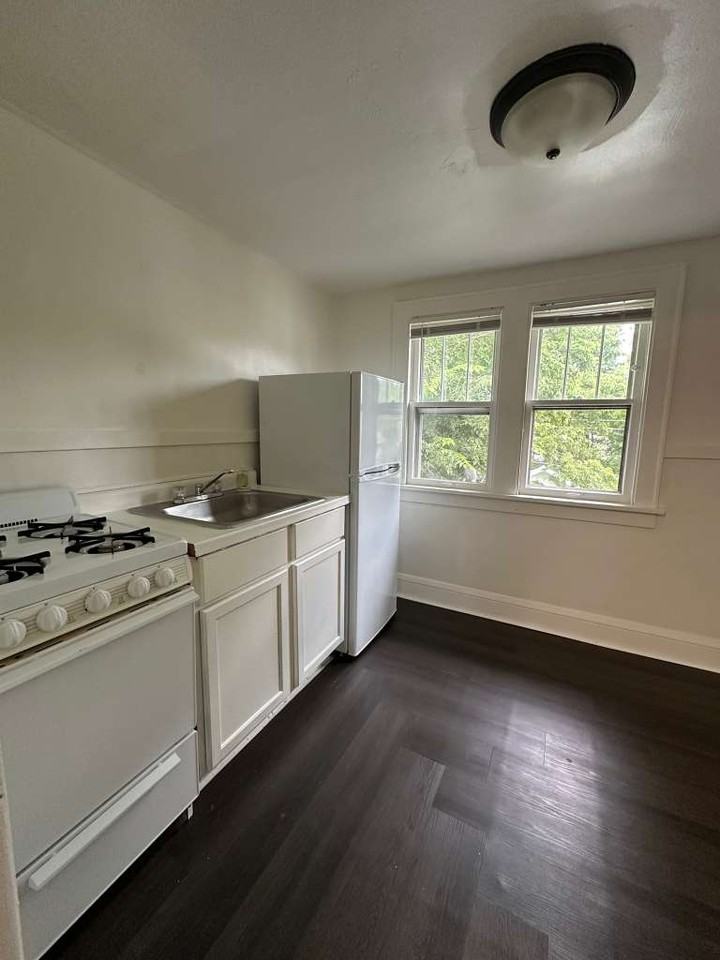 983 Maryland Ave E #2 - Photo 3 of 8