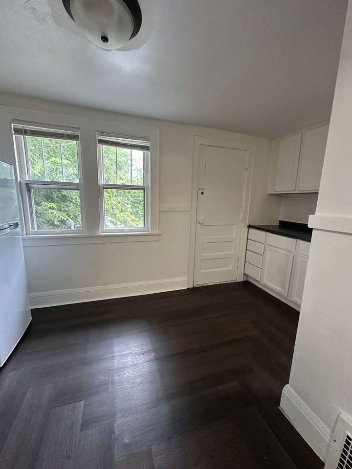 983 Maryland Ave E #2 - Photo 4 of 8