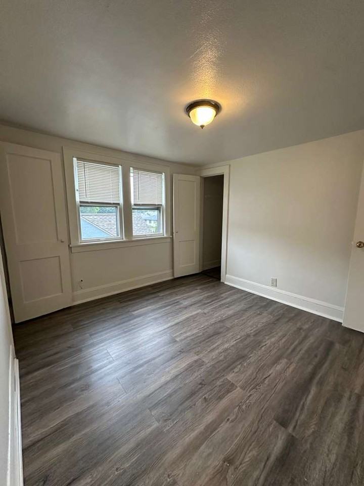 983 Maryland Ave E #2 - Photo 6 of 8