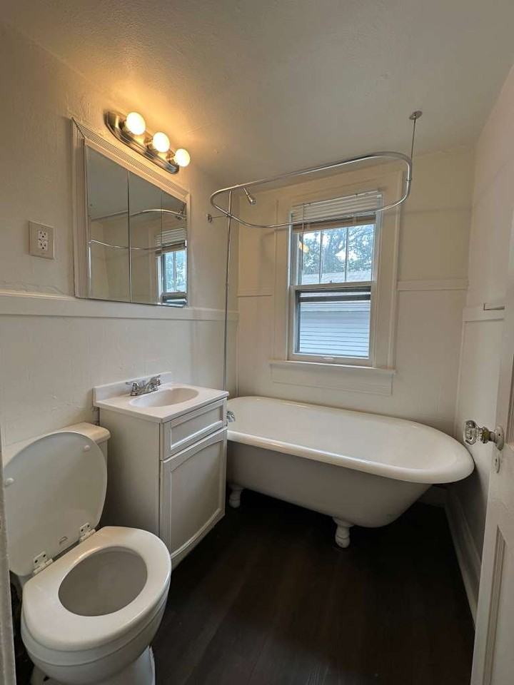 983 Maryland Ave E #2 - Photo 7 of 8