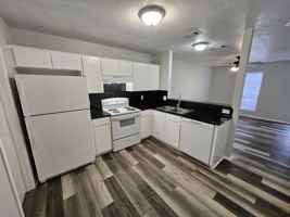 featured image of 1710 Old Fm 440 #B