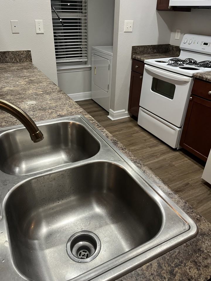 12141 Prudie Circle #C - Photo 5 of 11