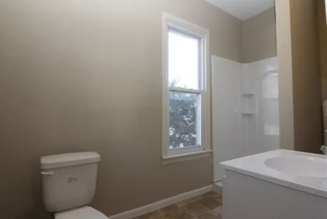 1709 Franklin Street #1 - Photo 5 of 7