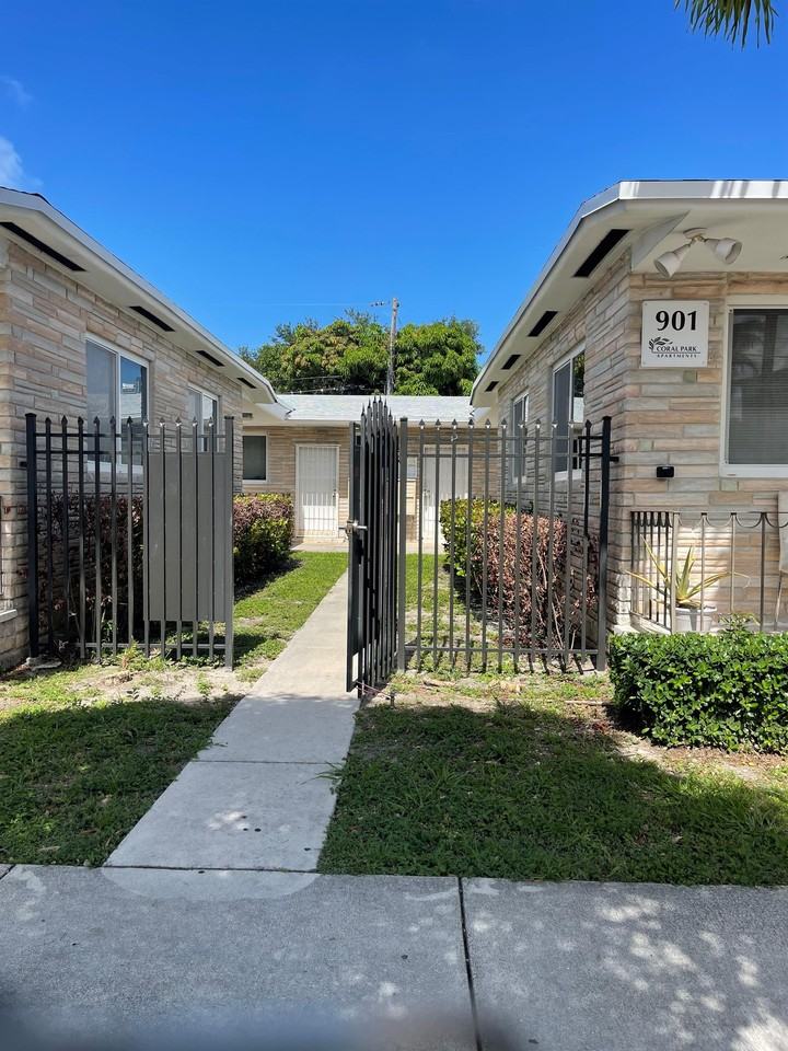 901 Southwest 8th Court #15 - Photo 2 of 5