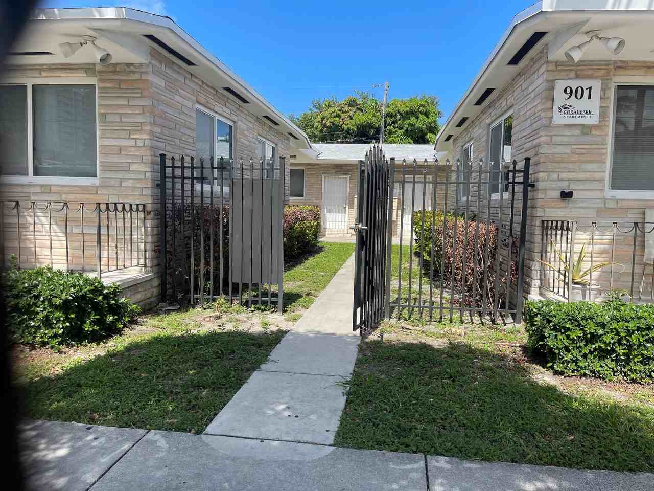 901 Southwest 8th Court #15 - Photo 4 of 5