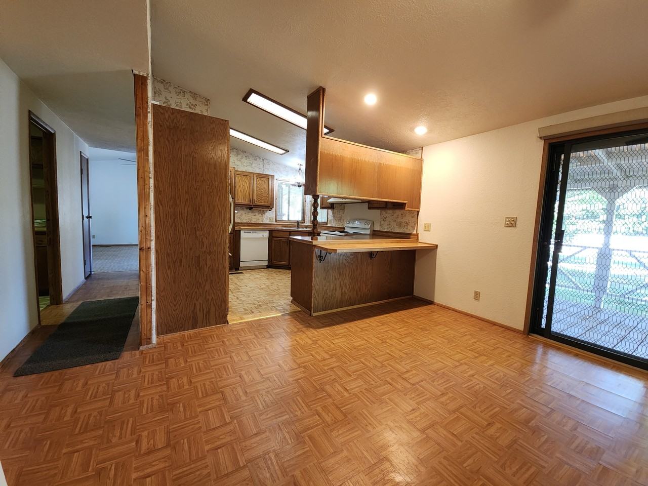 8260 Sherwood Blvd #1 - Photo 4 of 29