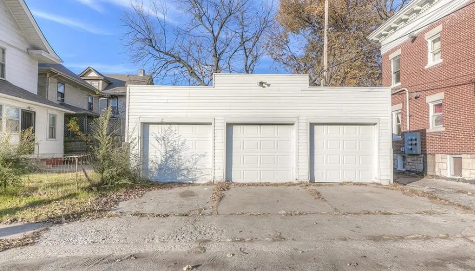 1233 Benton Boulevard #1 - Photo 2 of 5