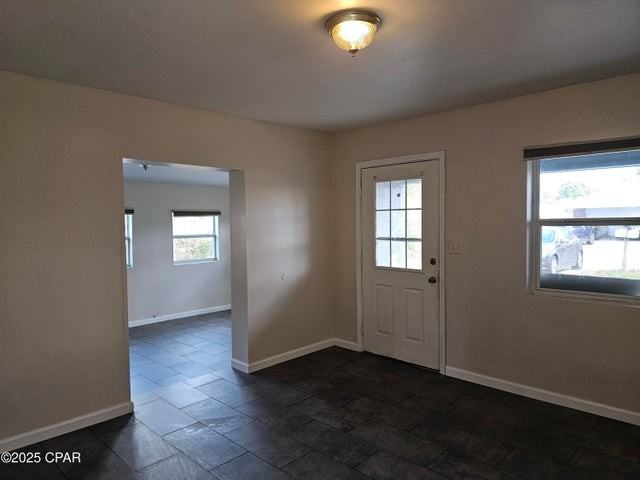 705 Satsuma Ave #1 - Photo 2 of 12