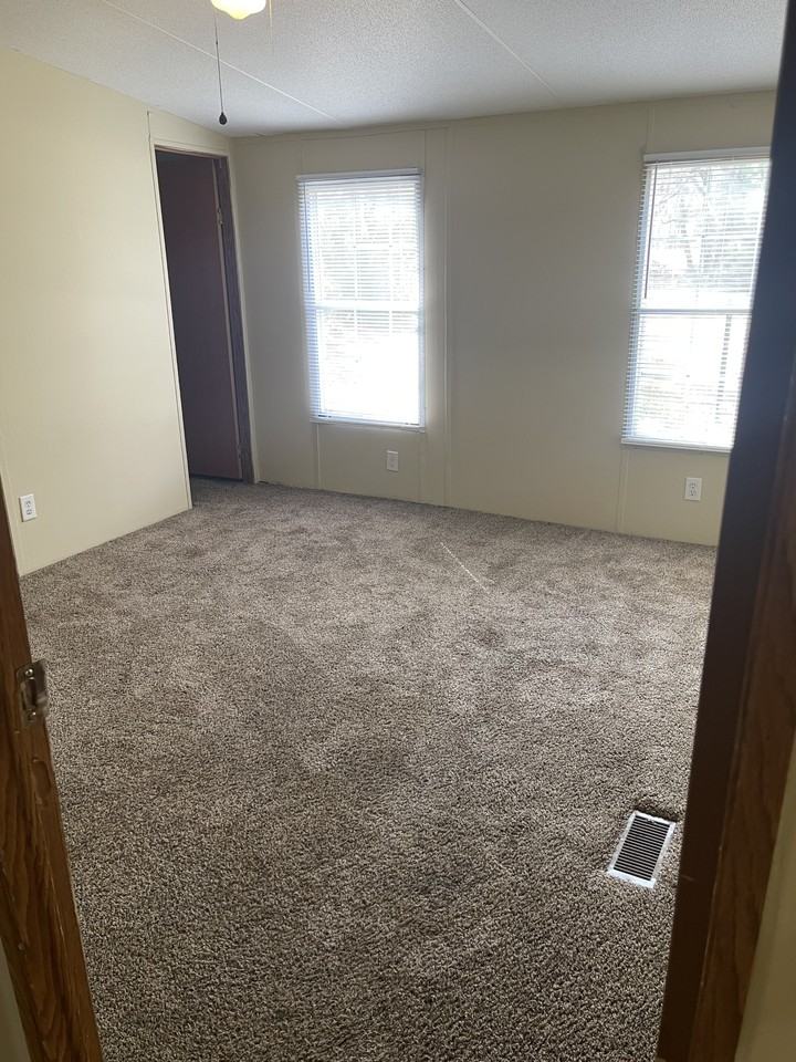 Springfield Road #824 - Photo 5 of 10