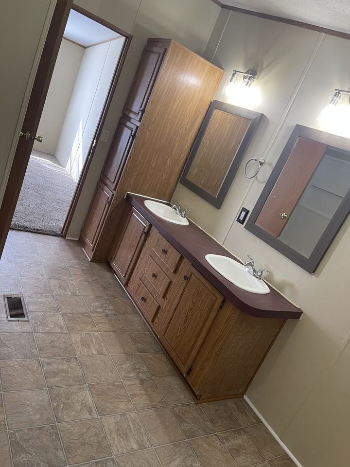 Springfield Road #824 - Photo 7 of 10