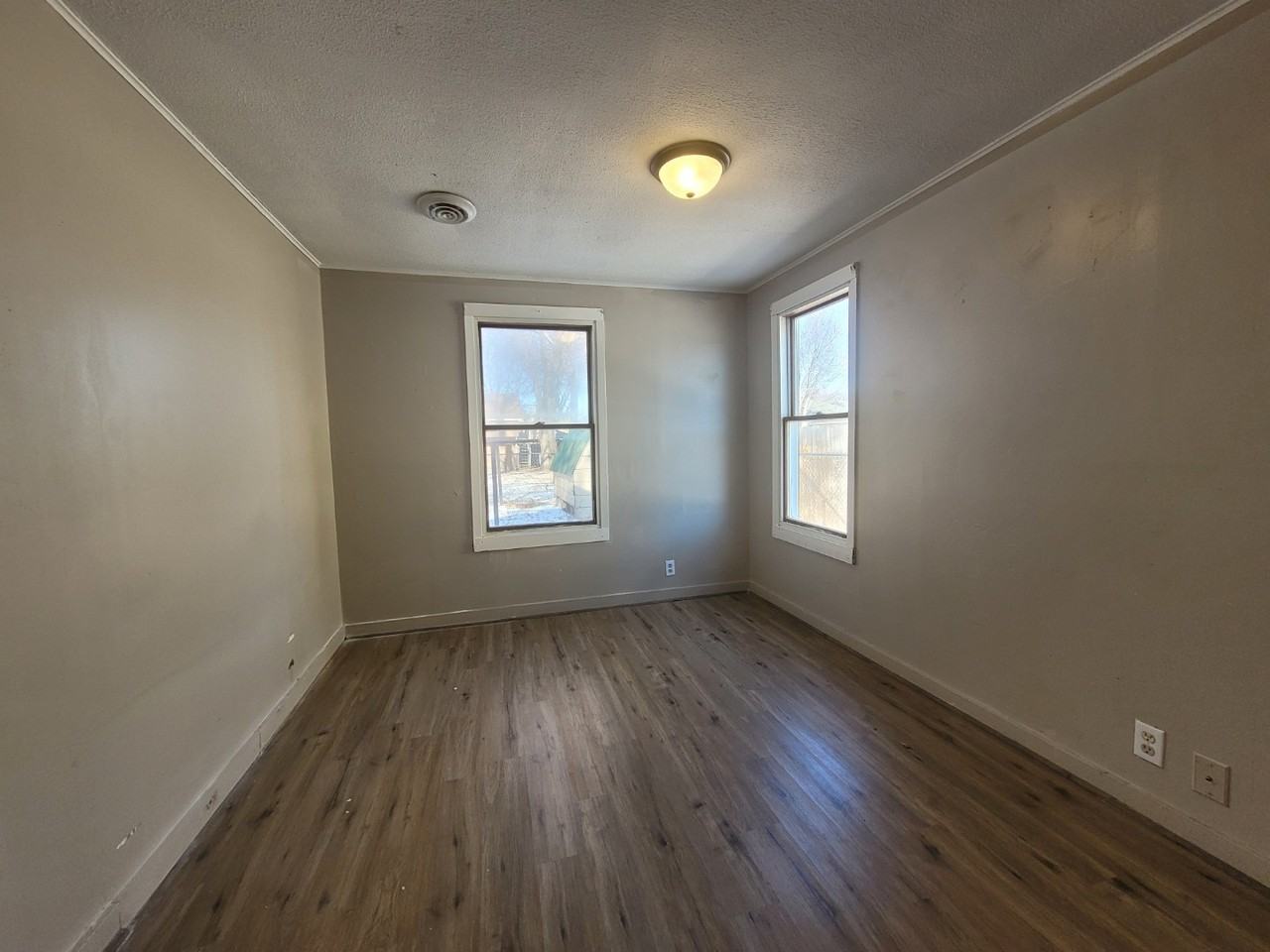 404 East Phoenix Avenue #1 - Photo 2 of 10