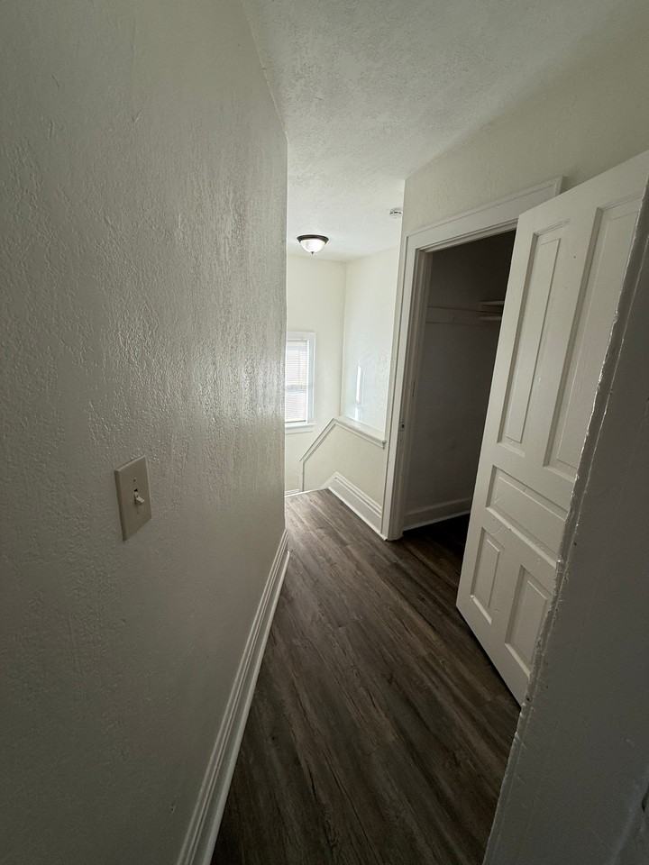 937 Clark St #2 - Photo 3 of 10