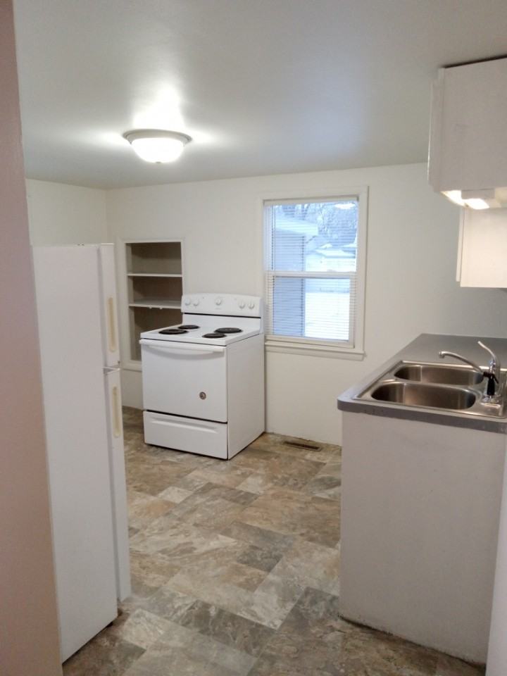 310 W 6th St #3 - Photo 2 of 4