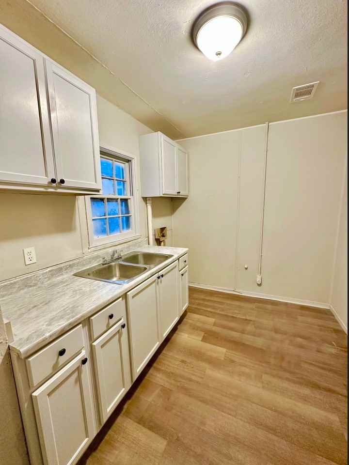 1860 Woodland Avenue Southwest #1 - Photo 2 of 12