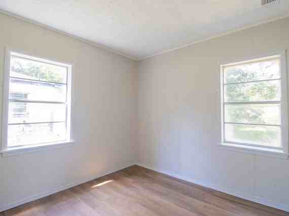 1860 Woodland Avenue Southwest #1 - Photo 5 of 12