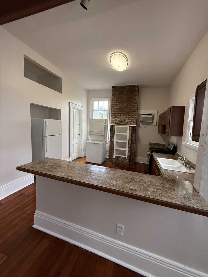 1018 S Carrollton Ave #C - Photo 7 of 14