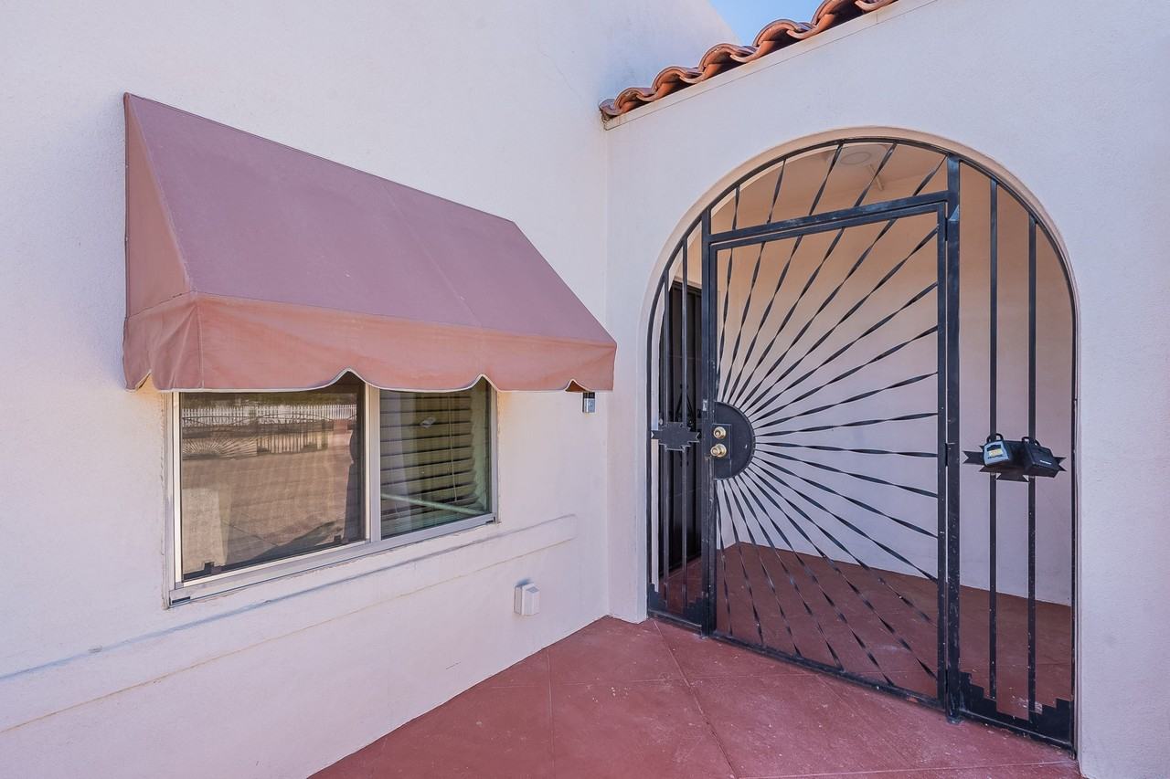 745 E Pierce St #1 - Photo 5 of 31