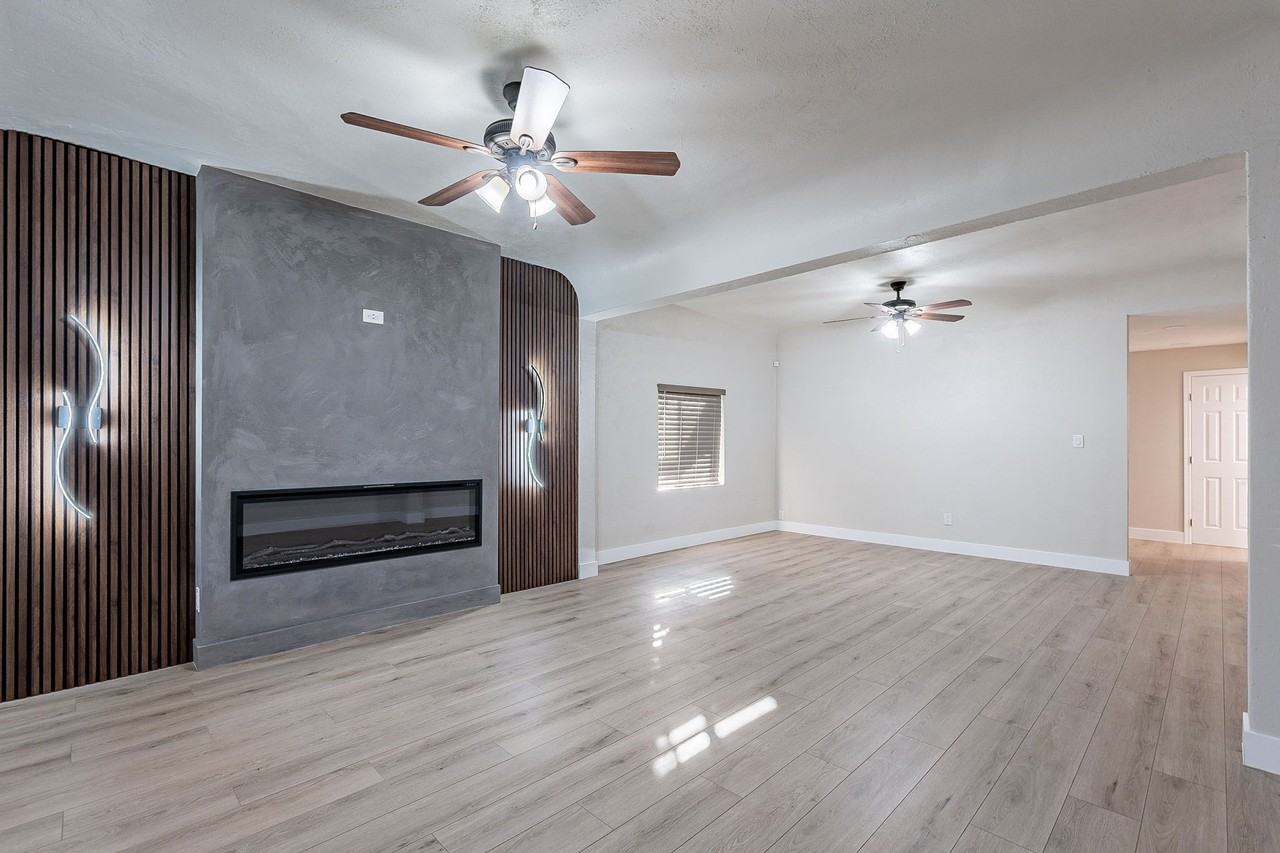 745 E Pierce St #1 - Photo 6 of 31