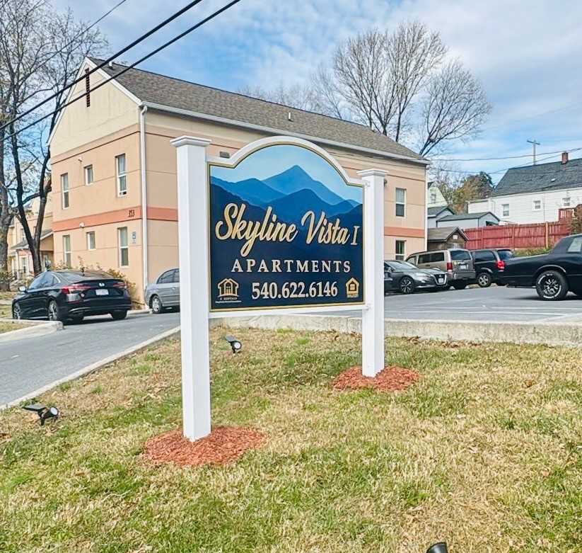 1095 N Royal Ave #95-02 - Photo 4 of 8