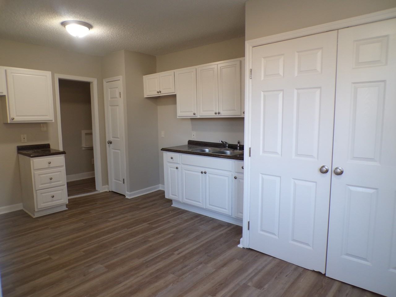 200 23rd Street Southwest #1 - Photo 3 of 21