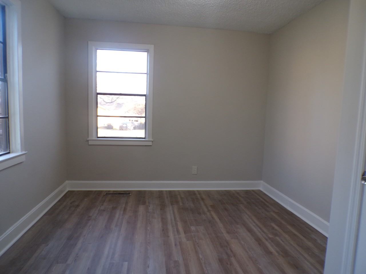 200 23rd Street Southwest #1 - Photo 5 of 21