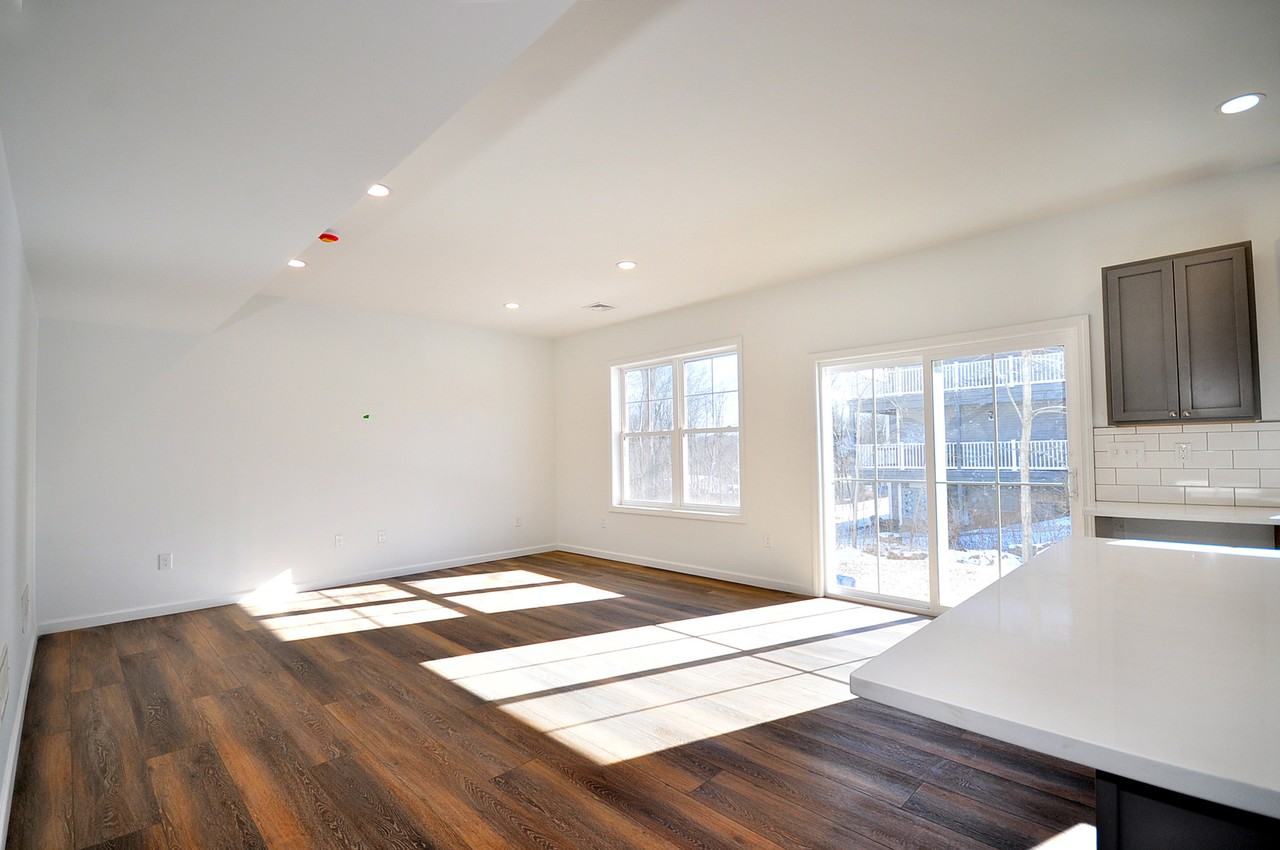 309 Main St #8 - Photo 7 of 24