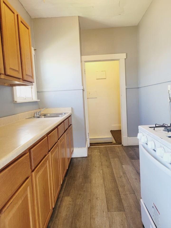 803 S Locust St #1 - Photo 6 of 21