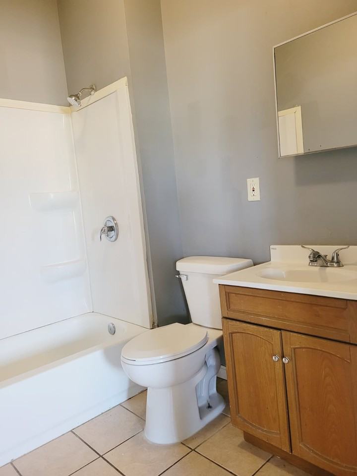 803 S Locust St #1 - Photo 7 of 21