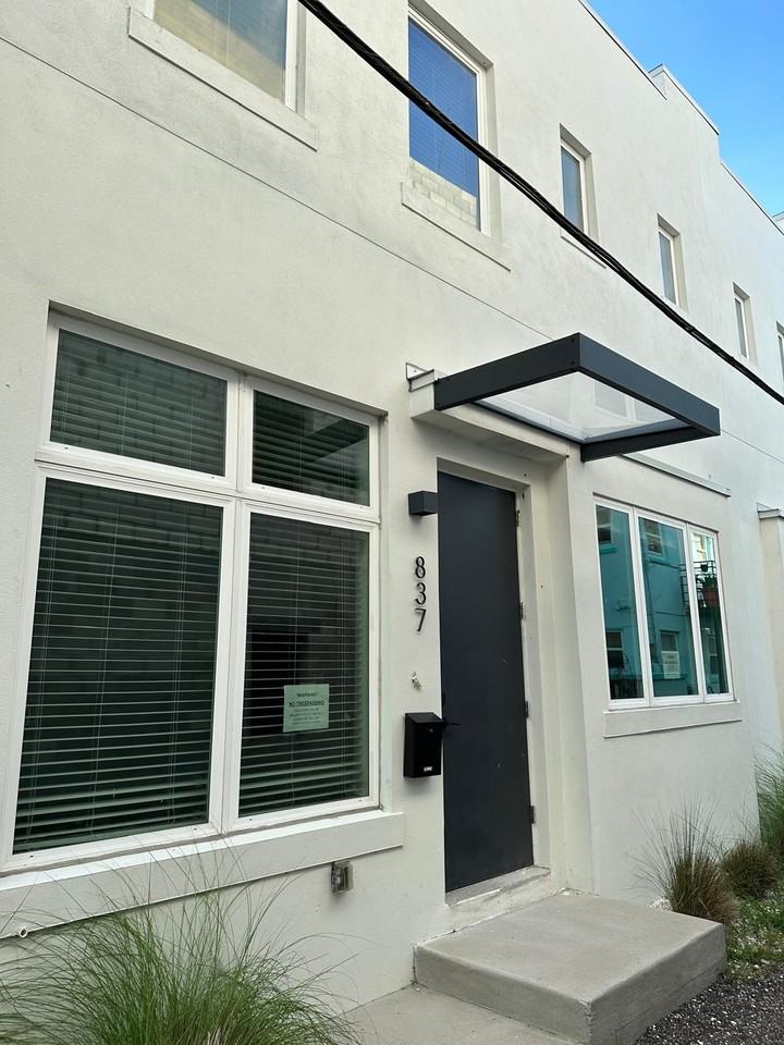 837 142 - 837 Calla Terrace North 0 #0 - Photo 5 of 23