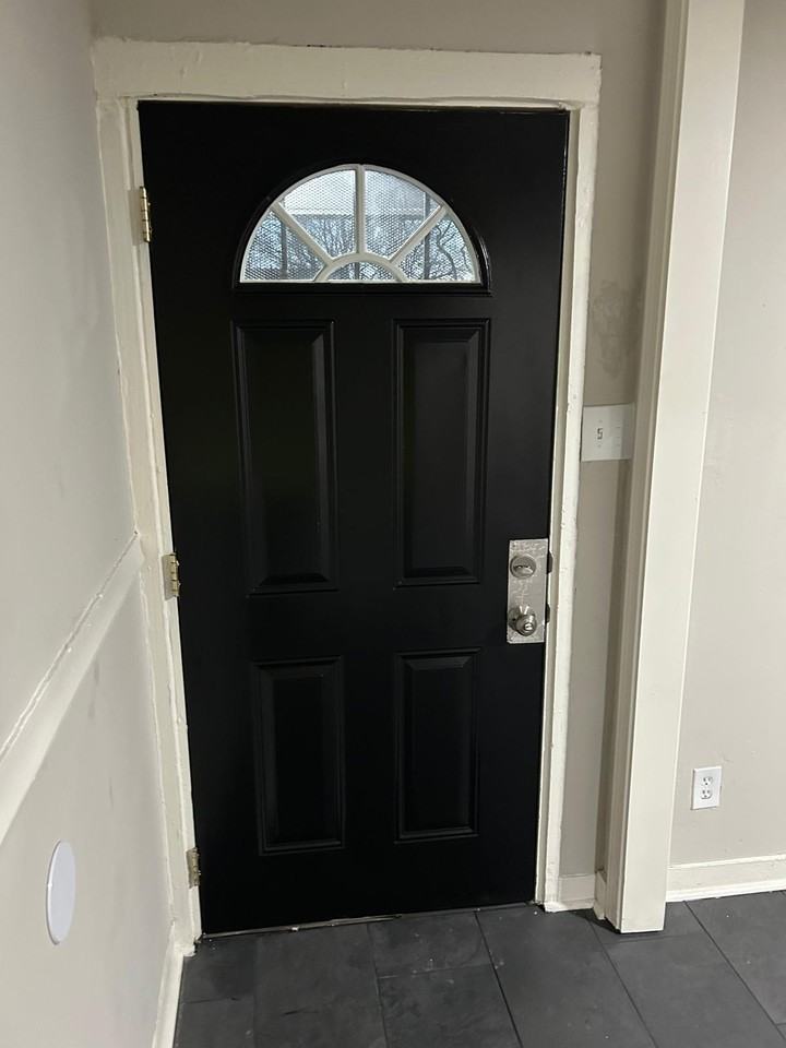 2626 Whitman Ave - Photo 3 of 12