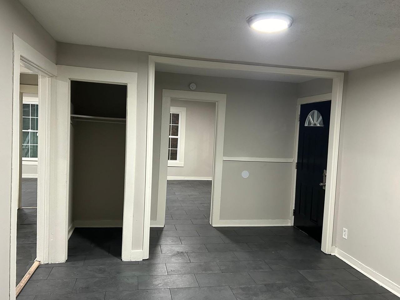 2626 Whitman Ave - Photo 5 of 12