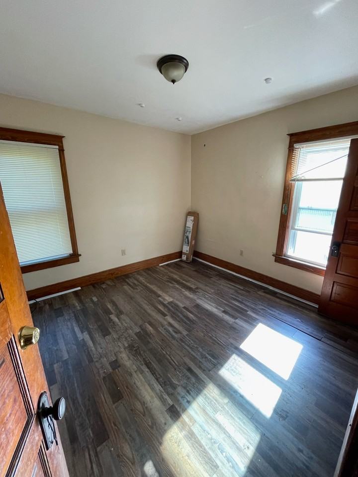 145 Minnesota Avenue #1 - Photo 3 of 8