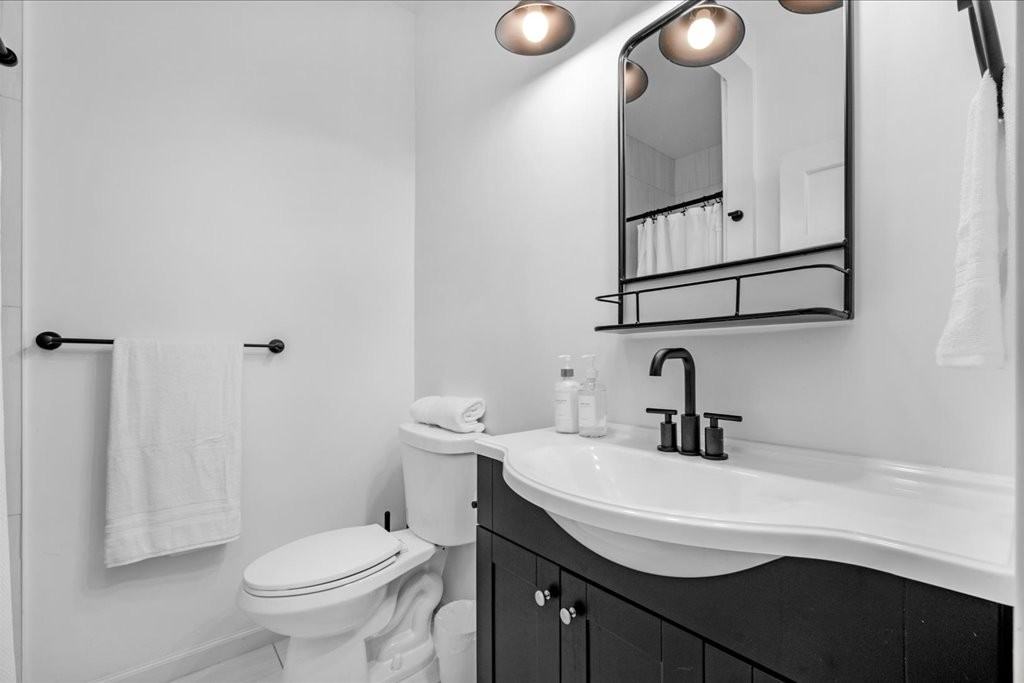 224 N Fulton St #4 - Photo 3 of 14