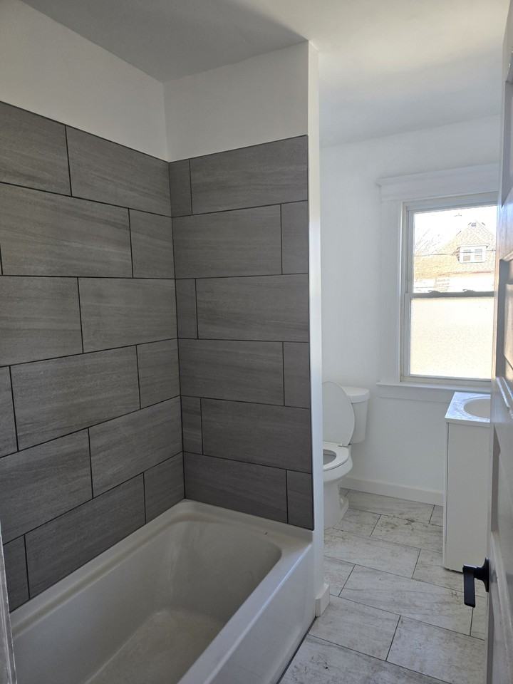 1738 Canton St #1 - Photo 5 of 9