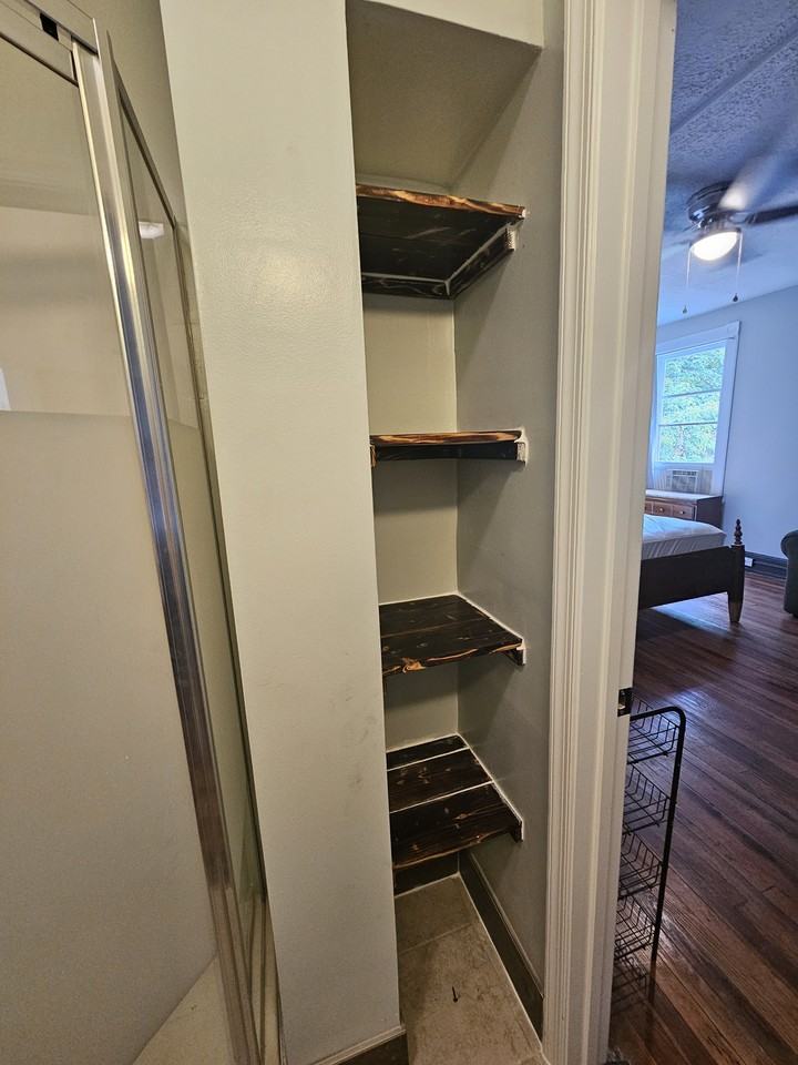 1223 1223 Fillmore StreetRoom 7Lynchburg Va 24501 #7 - Photo 4 of 10