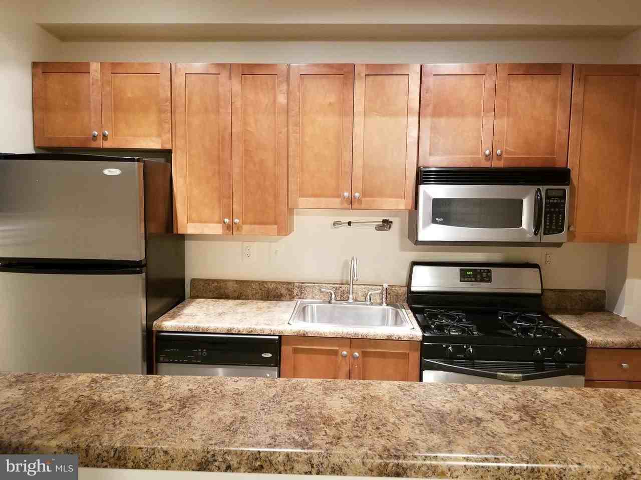 3935 South Street Southeast #A2 - Photo 4 of 9