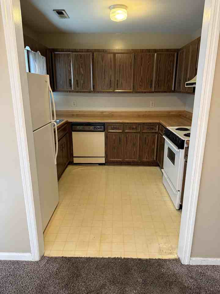 1602 8th Street Southeast #C - Photo 5 of 10