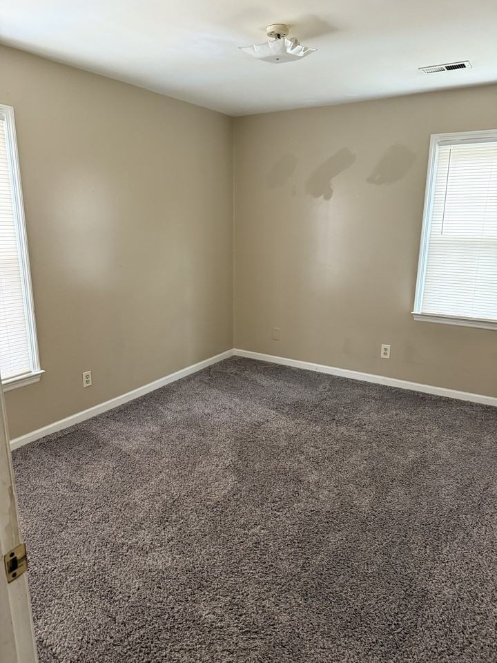 1602 8th Street Southeast #C - Photo 6 of 10