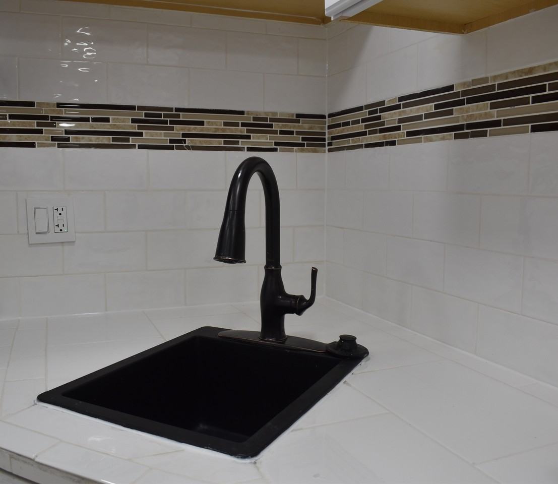 6906 Parkwood St #C - Photo 5 of 12