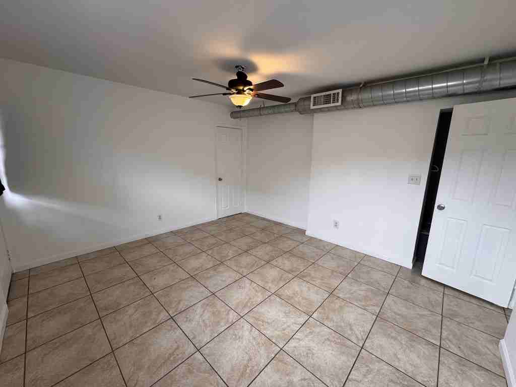 2045 W Washington St #3 - Photo 3 of 12