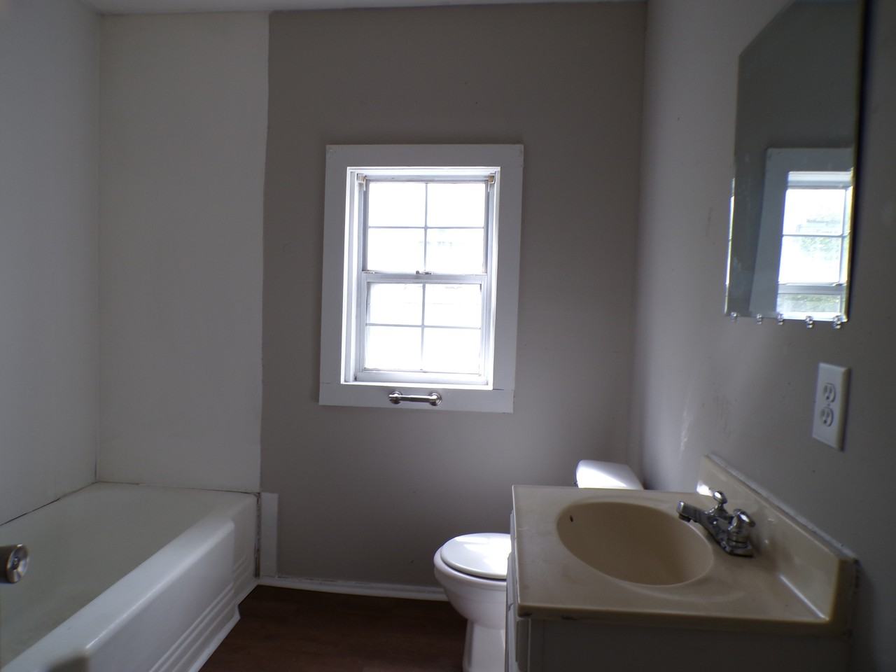 407 South Park Road Southwest #1 - Photo 4 of 7