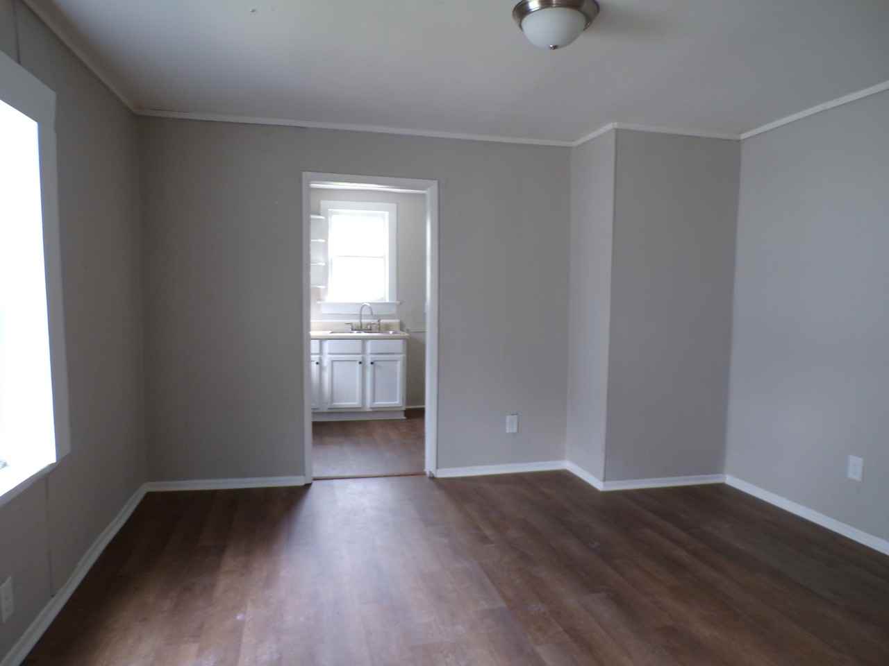 407 South Park Road Southwest #1 - Photo 6 of 7