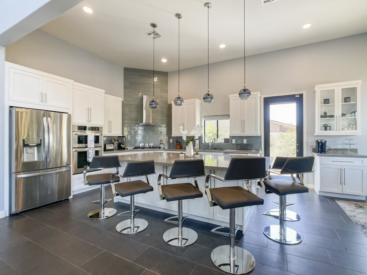 1917 E Clarendon Ave #1 - Photo 7 of 50