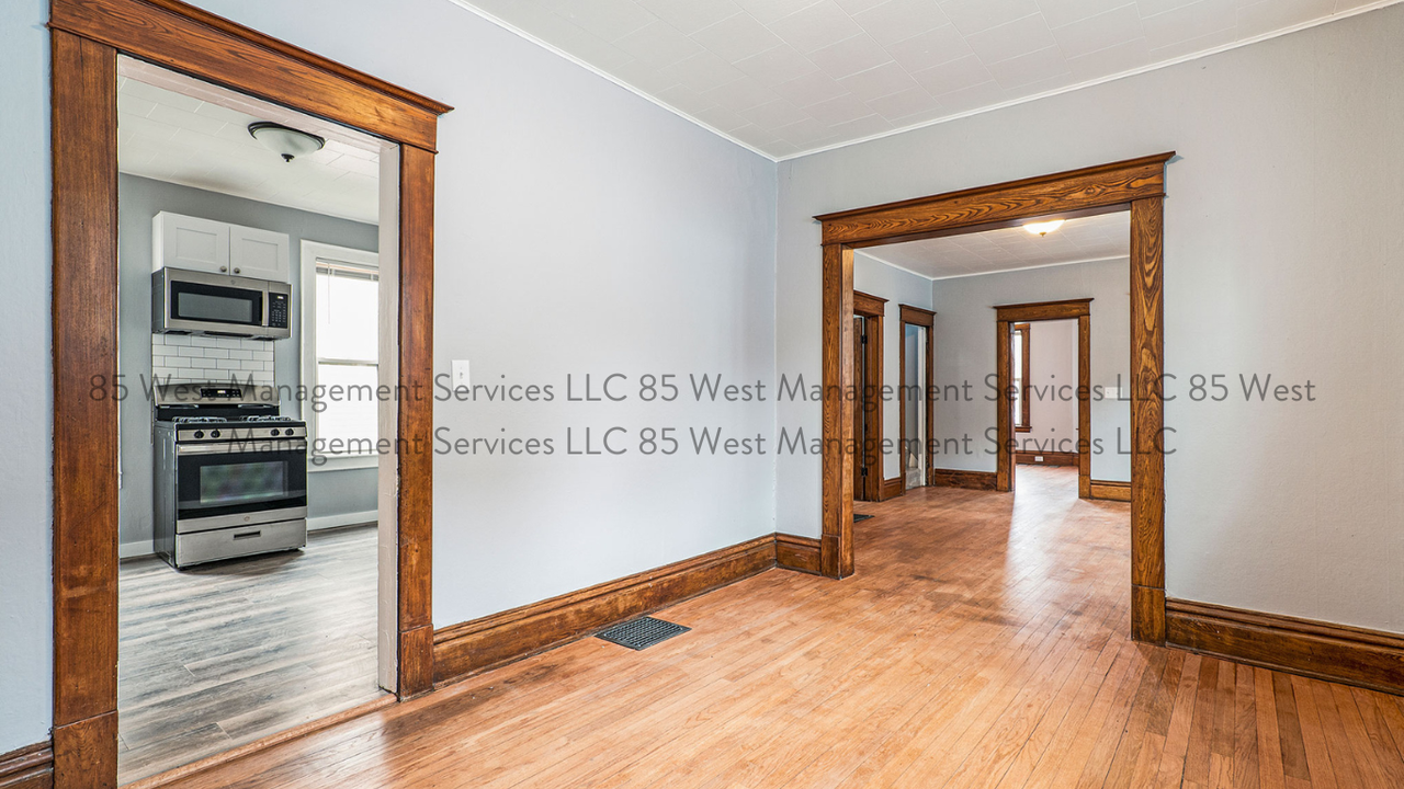 914 Butterworth St Sw #1 - Photo 3 of 28