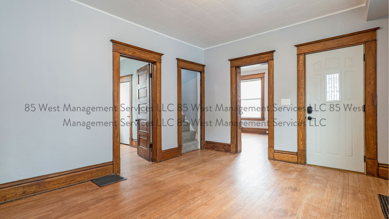 914 Butterworth St Sw #1 - Photo 4 of 28