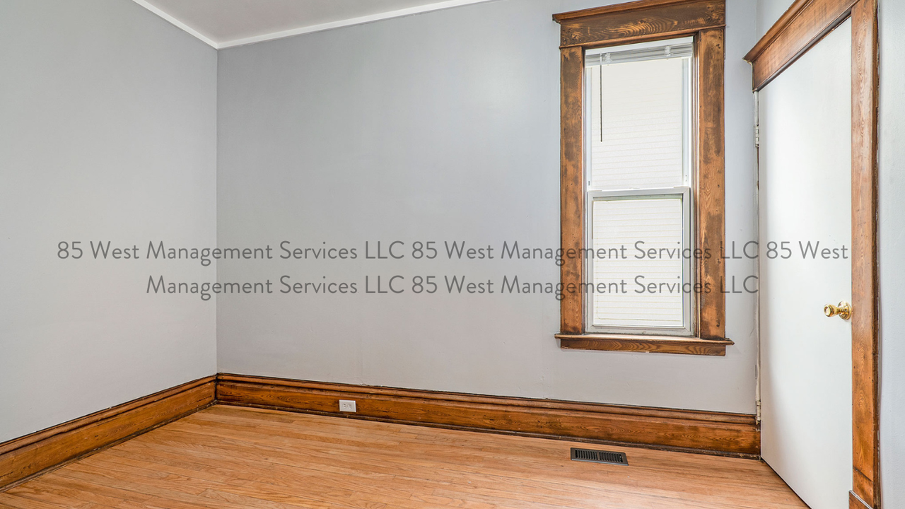 914 Butterworth St Sw #1 - Photo 5 of 28