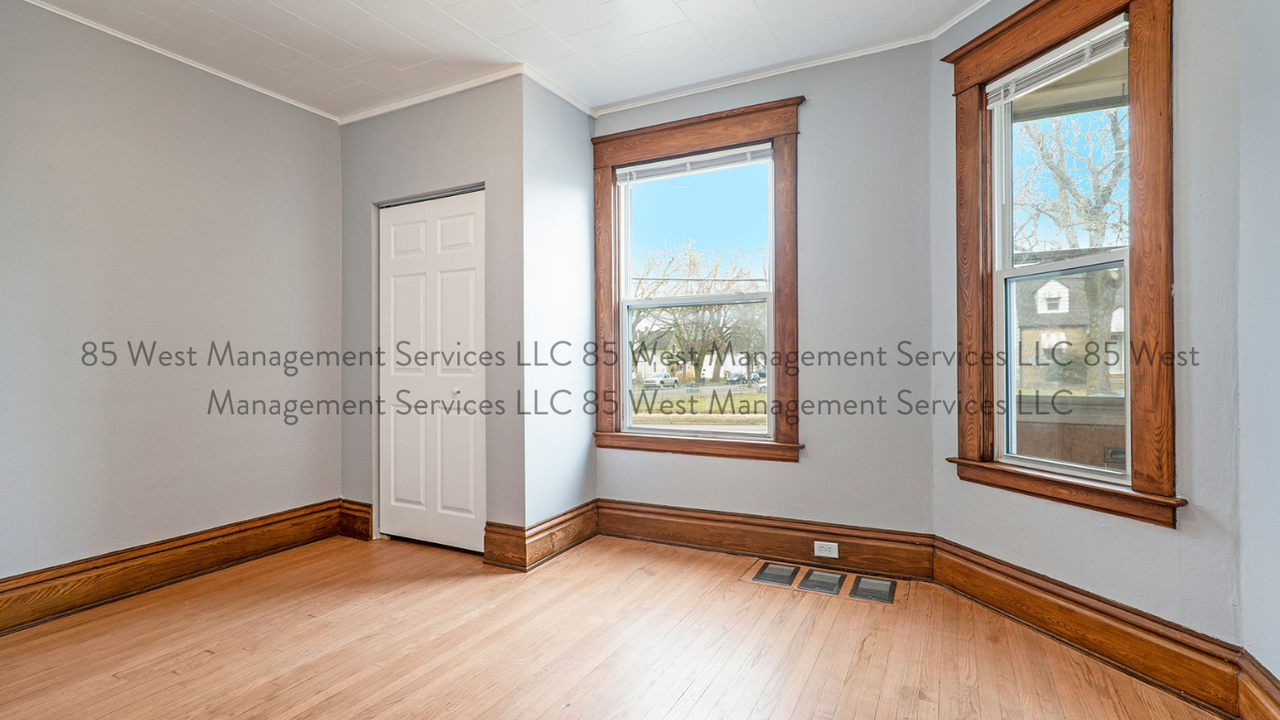 914 Butterworth St Sw #1 - Photo 6 of 28