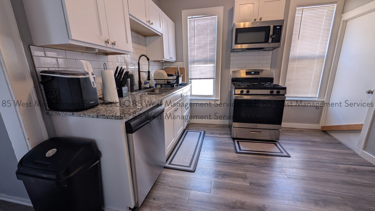 914 Butterworth St Sw #1 - Photo 7 of 28