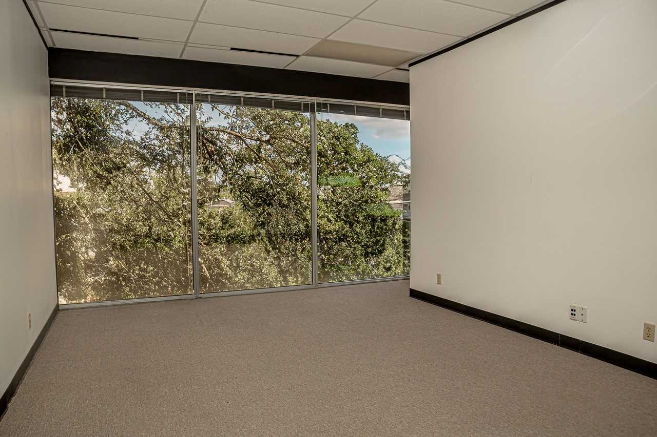 15603 Kuykendahl Road - Photo 5 of 10